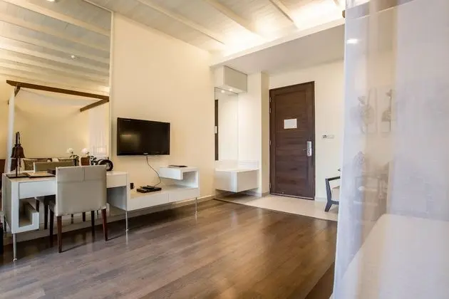 Grand Deluxe Room Only