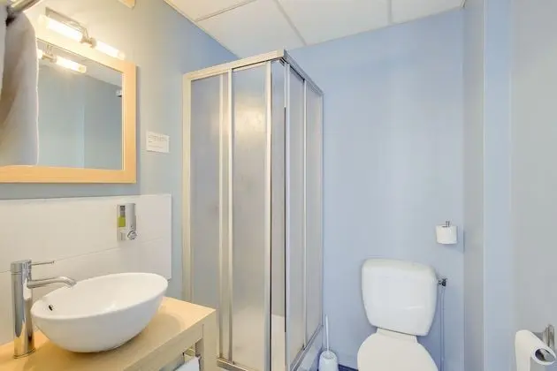 Büyük Yataklı Tek Kişilik Oda