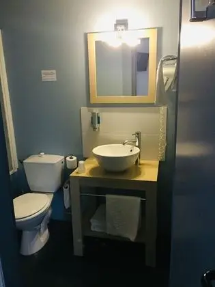 Büyük Yataklı Tek Kişilik Oda