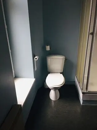 Büyük Yataklı Tek Kişilik Oda