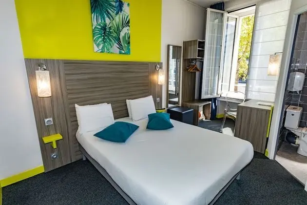 Chambre Double (Climatisée)