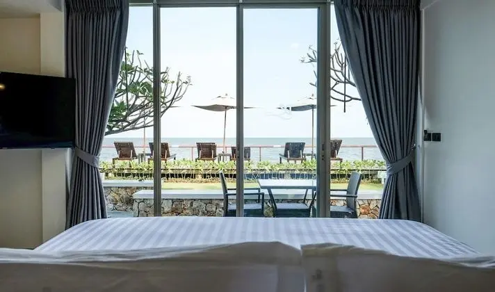 Deluxe Tek Büyük Yataklı Oda, 1 Büyük (Queen) Boy Yatak, Sıcak Su Havuzu, Plaj Manzaralı