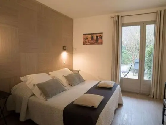 Chambre climatisée lits jumeaux