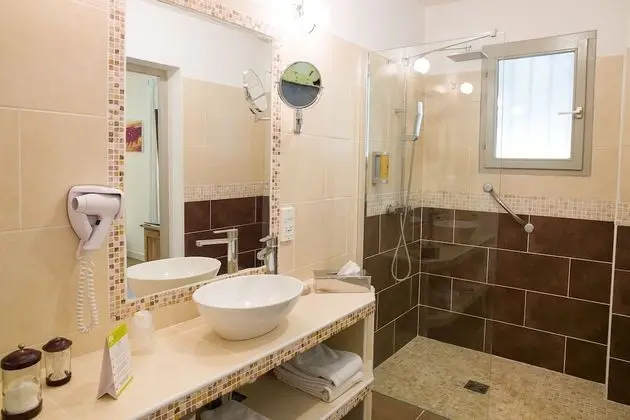 Chambre Double Supérieure climatisée