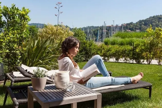 Family Oda, Göl Manzaralı