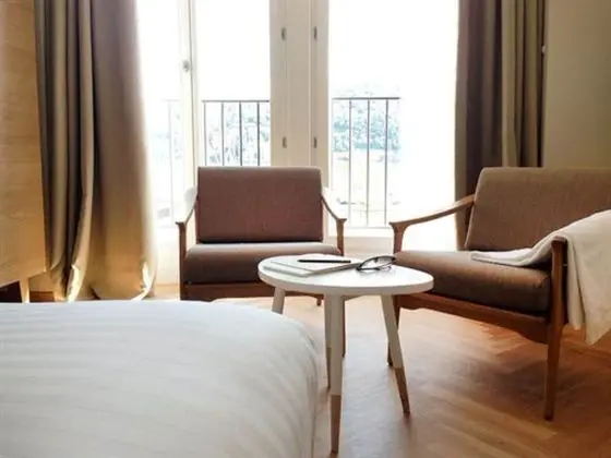 Superior Oda, Göl Manzaralı