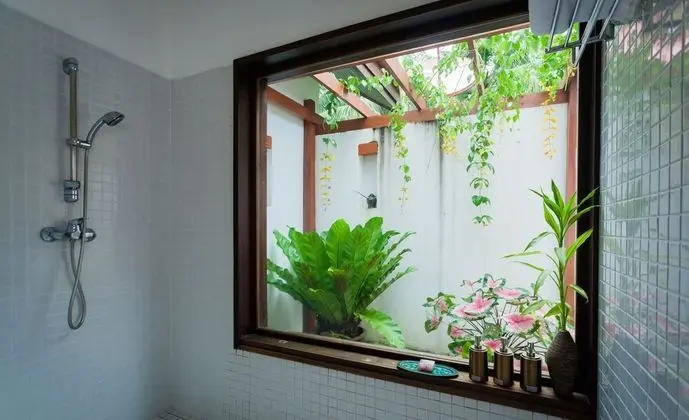 Deluxe Pool Access