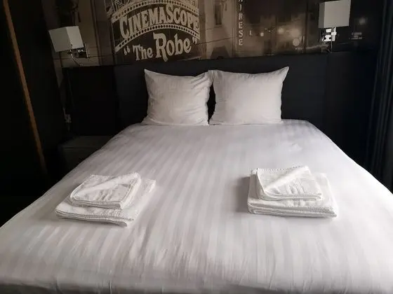 Comfort Tek Büyük Yataklı Oda