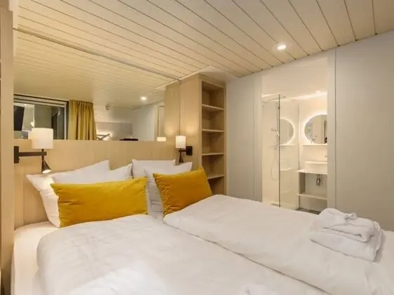 Premium Tek Büyük Yataklı Oda, Kanal Manzaralı