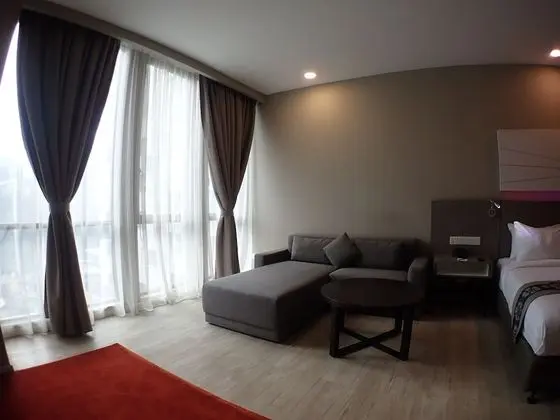 Deluxe Tek Büyük Yataklı Oda (King)