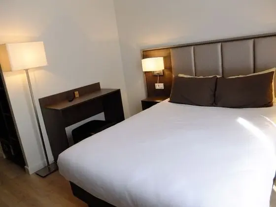 Comfort Tek Büyük Yataklı Oda