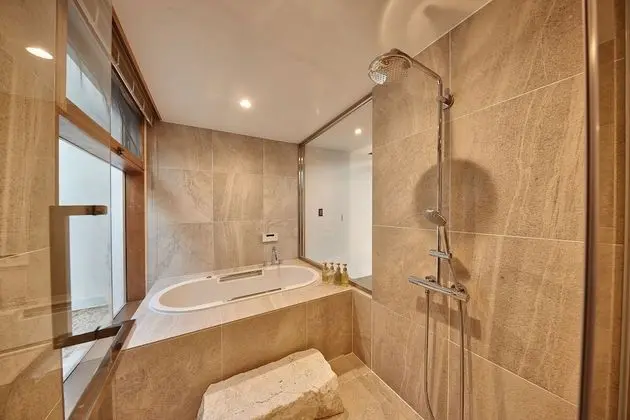 Luxury Villa (Room 01)