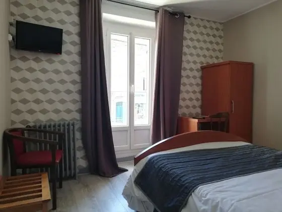 Standard Tek Büyük Yataklı Oda