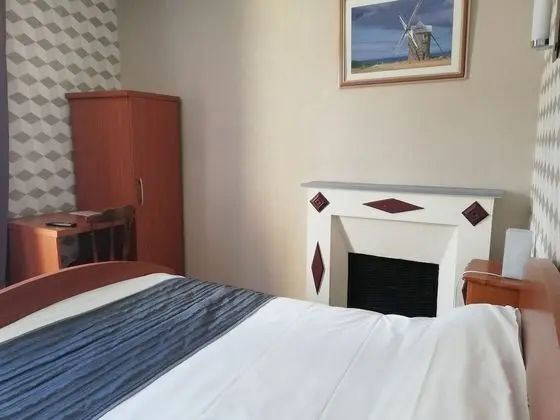 Standard Tek Büyük Yataklı Oda