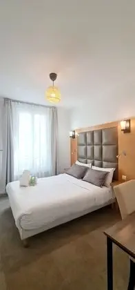 Tek Büyük Yataklı Oda, Ortak Banyo
