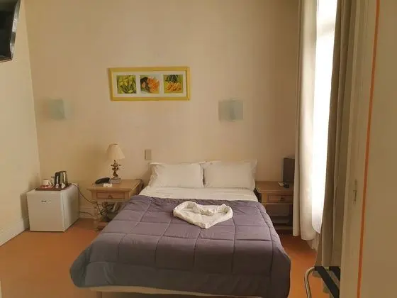 Traditional Tek Büyük Yataklı Oda
