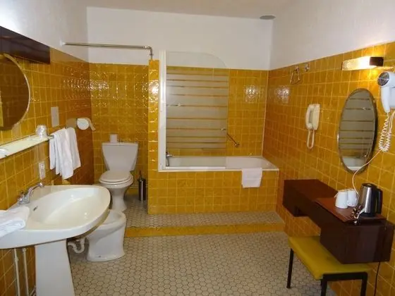 Traditional Tek Büyük Yataklı Oda