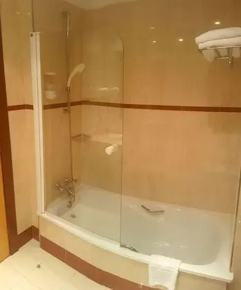 Tek Büyük Yataklı Oda, 1 Çift Kişilik Yatak