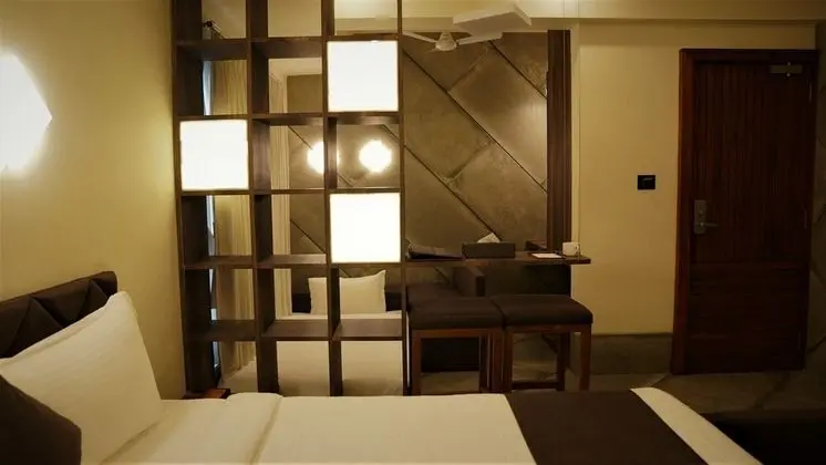 Club Tek Büyük Yataklı Oda