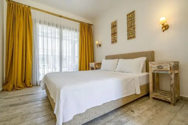 Havuz Bağlantılı Deluxe Oda, Havuz Manzaralı, Havuzlu