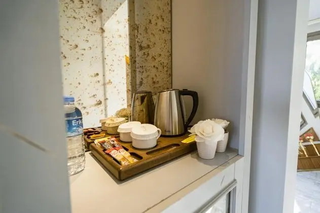 Junior Suite-Jakuzili, Havuz ve Bahçe Manzaralı, Jakuzili