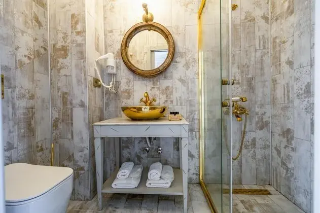 Junior Suite-Jakuzili, Havuz ve Bahçe Manzaralı, Jakuzili