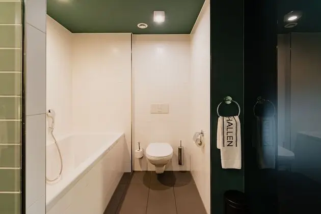 Double or Twin Room (atrium view)
