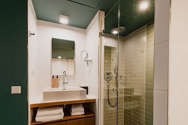 Double or Twin Room (atrium view)
