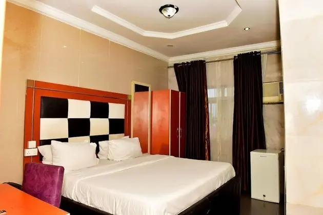 Deluxe Tek Büyük Yataklı Oda