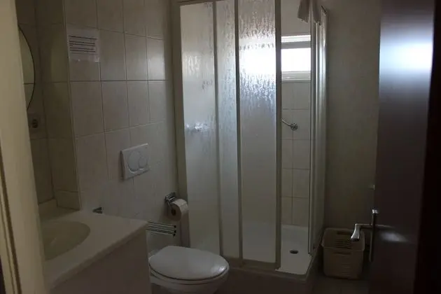 Üç Kişilik Oda