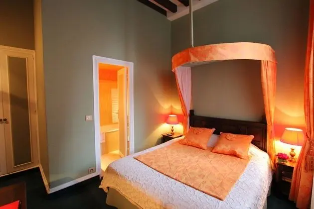 Classic Tek Büyük Yataklı Oda