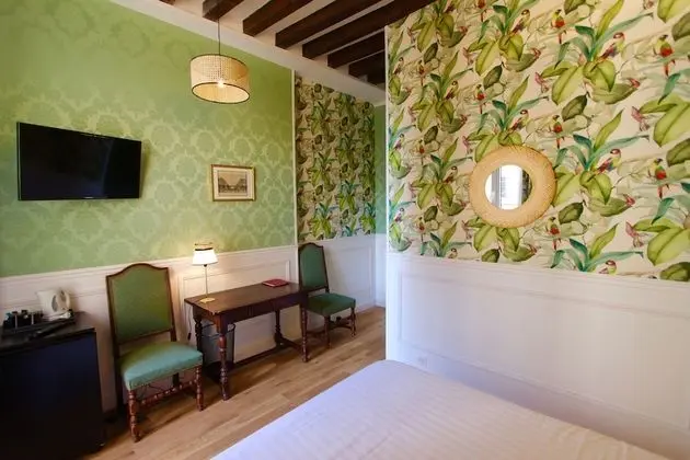 Classic Tek Büyük Yataklı Oda