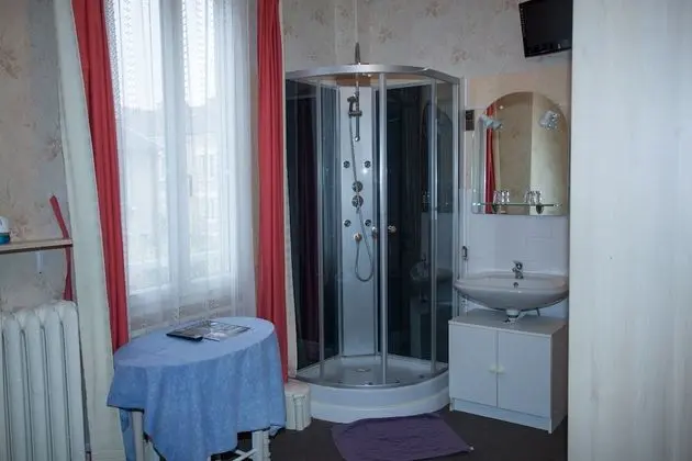 Economy Tek Büyük Yataklı Oda (shared toilets)