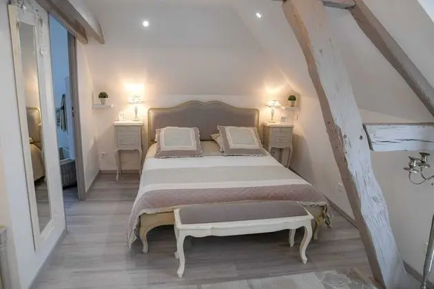 Romantic Tek Büyük Yataklı Oda, Havuz Manzaralı