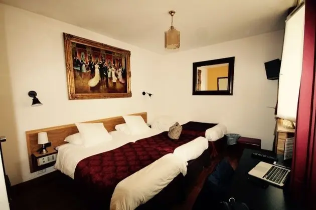 Classic Üç Kişilik Oda