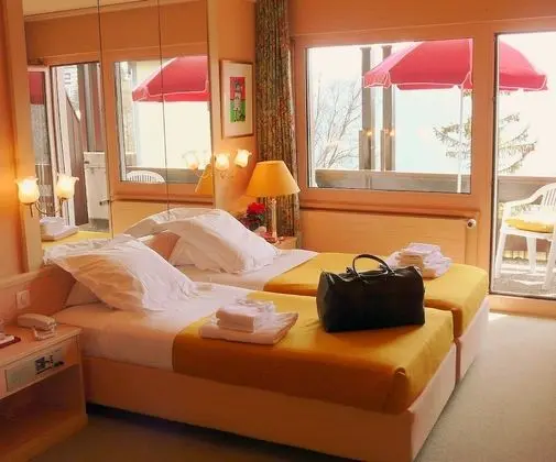 Büyük Yataklı Tek Kişilik Oda, Balkon, Dağ Manzaralı