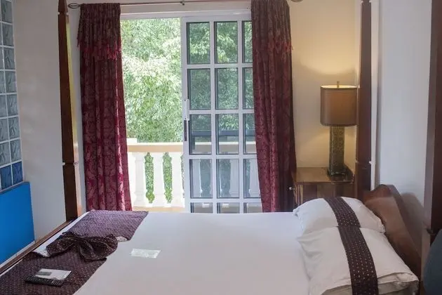 Premium Tek Büyük Yataklı Oda