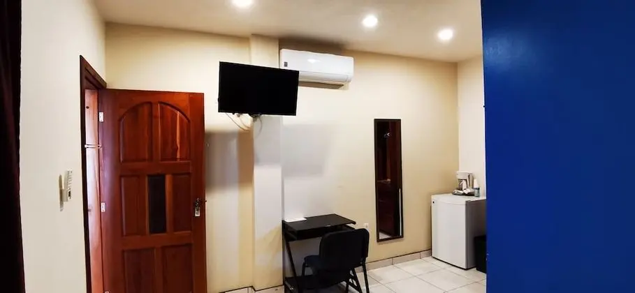 Premium Tek Büyük Yataklı Oda