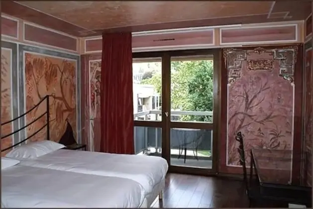 Tek Büyük Yataklı Oda, 2 Tek Kişilik Yatak