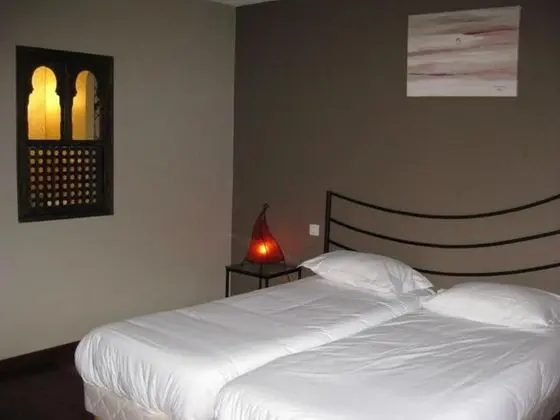 Tek Büyük Yataklı Oda, 2 Tek Kişilik Yatak