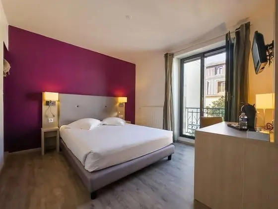 Comfort Tek Büyük Yataklı Oda