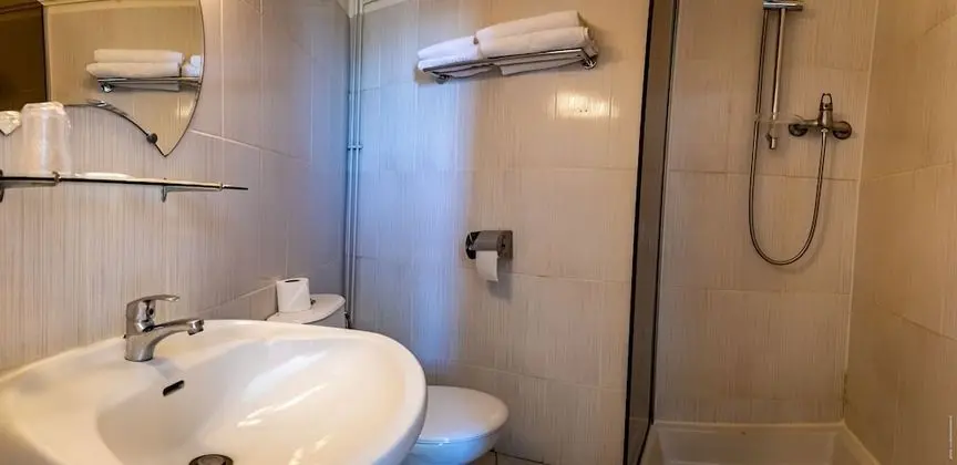 Standard Tek Büyük Yataklı Oda