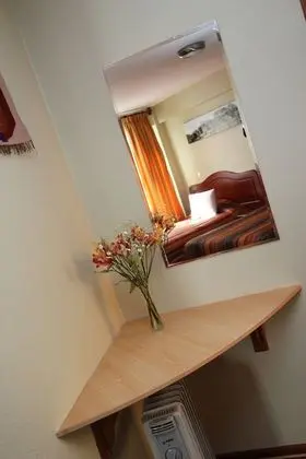 Üç Kişilik Oda