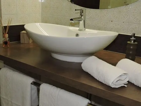 Üç Kişilik Oda