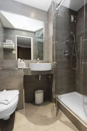 Comfort Tek Büyük Yataklı Oda