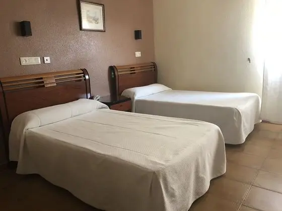 Üç Kişilik Oda