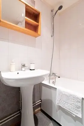 Basic Tek Büyük Yataklı Oda