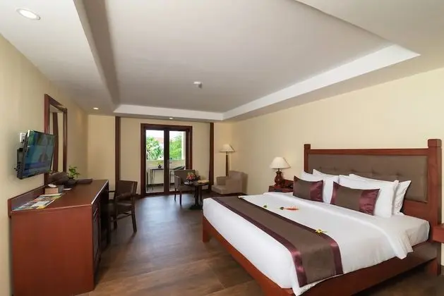Deluxe Double Room, Bathtub, Balcony (Free Two Way Airport Transfer)