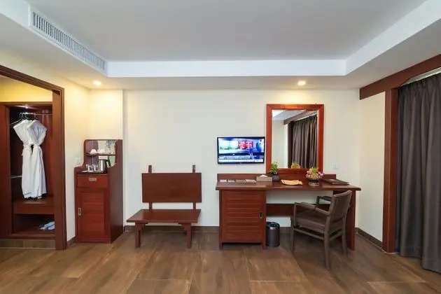 Superior Double or Twin Room, Bathtub, Balcony (Free Two Way Airport Transfer)