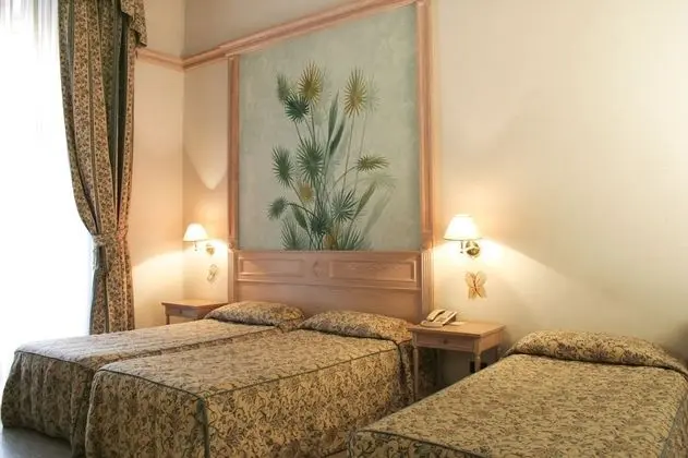 Üç Kişilik Oda